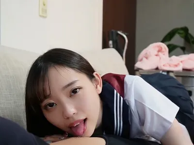 Học sinh nữ ngây thơ bị tên ba cóc chọc chim giả vào lồn