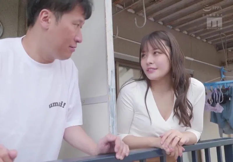Anh trai trúng độc đắc và em gái hàng xóm bị chồng yêu bỏ bê đang gửi tín hiệu cầu “chịch”